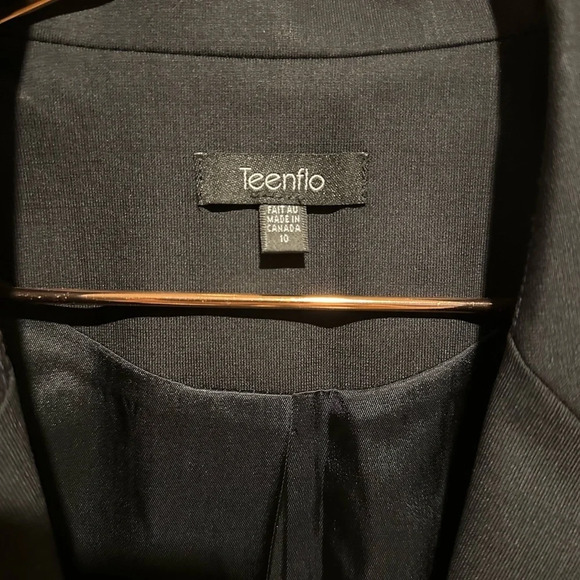TeenFlo  wool blend vintage classic black blazer size 10 in good condition - Picture 4 of 6